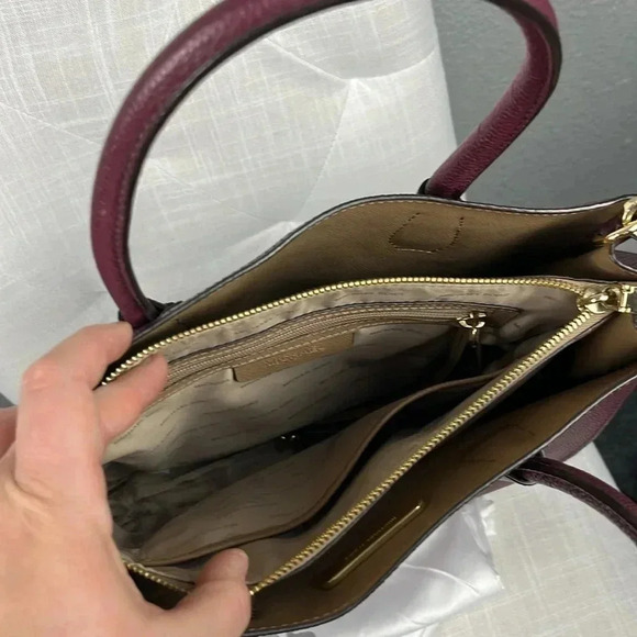 Michael Kors MK Mercer Large Satchel Plum Bag Pebbled Leather Accordion EUC - Picture 6 of 13